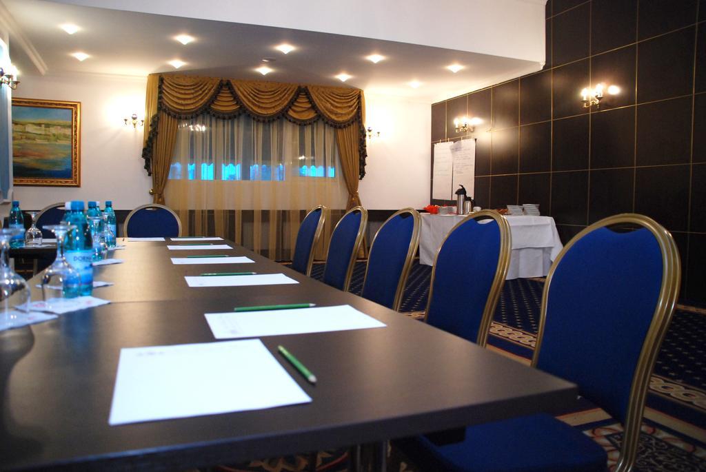 Hotel Prahova Plaza Плоешти Экстерьер фото