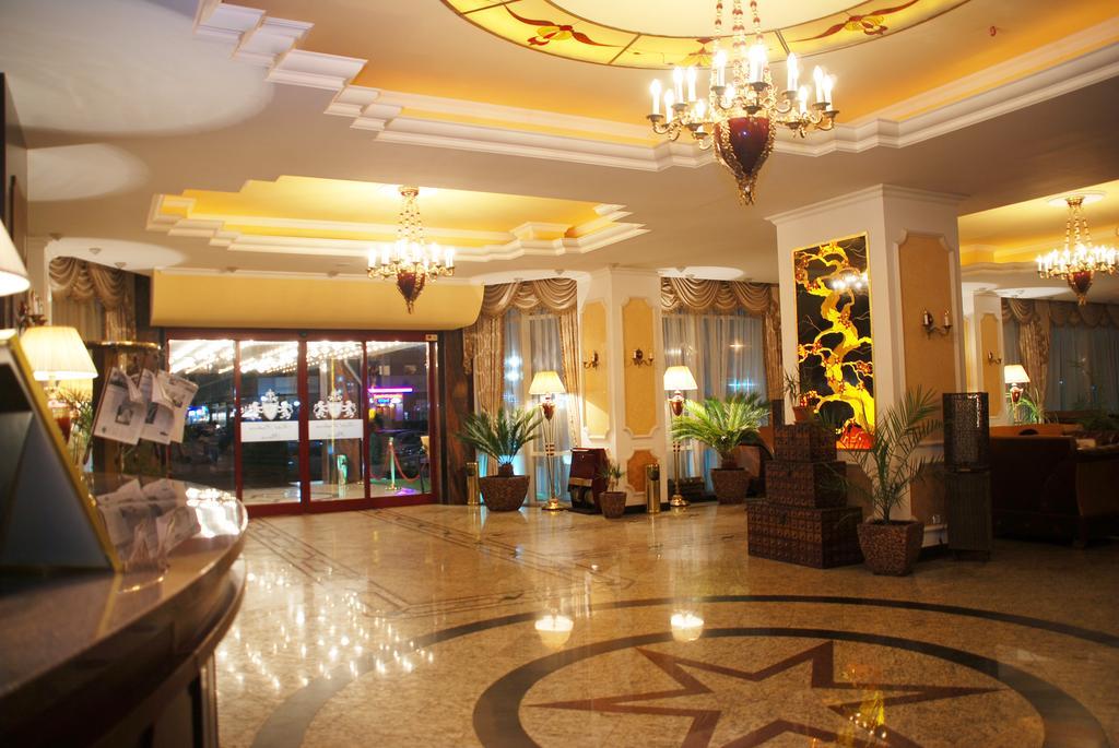 Hotel Prahova Plaza Плоешти Экстерьер фото