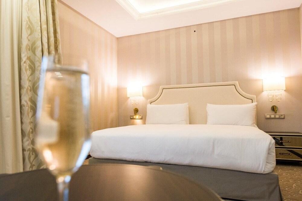Hotel Prahova Plaza Плоешти Экстерьер фото