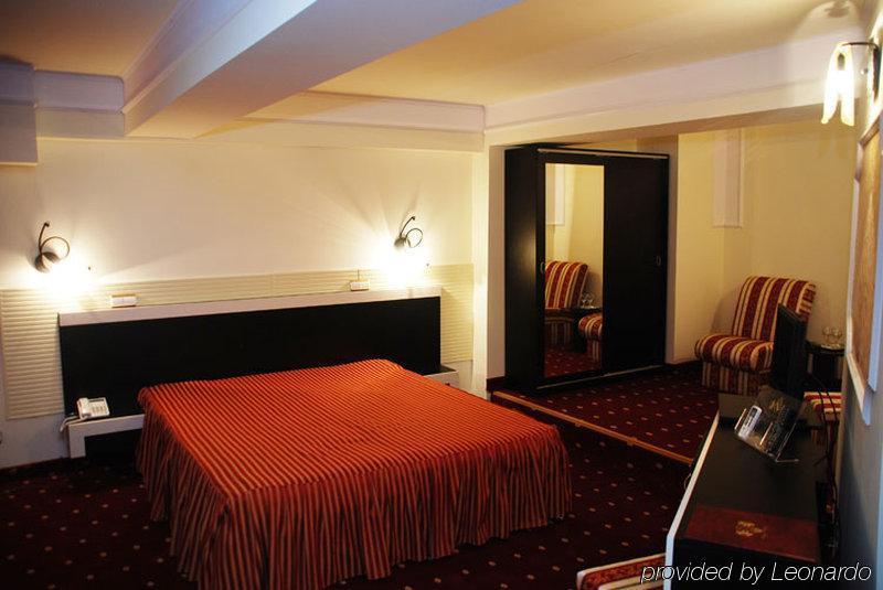 Hotel Prahova Plaza Плоешти Номер фото