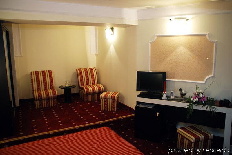 Hotel Prahova Plaza Плоешти Номер фото