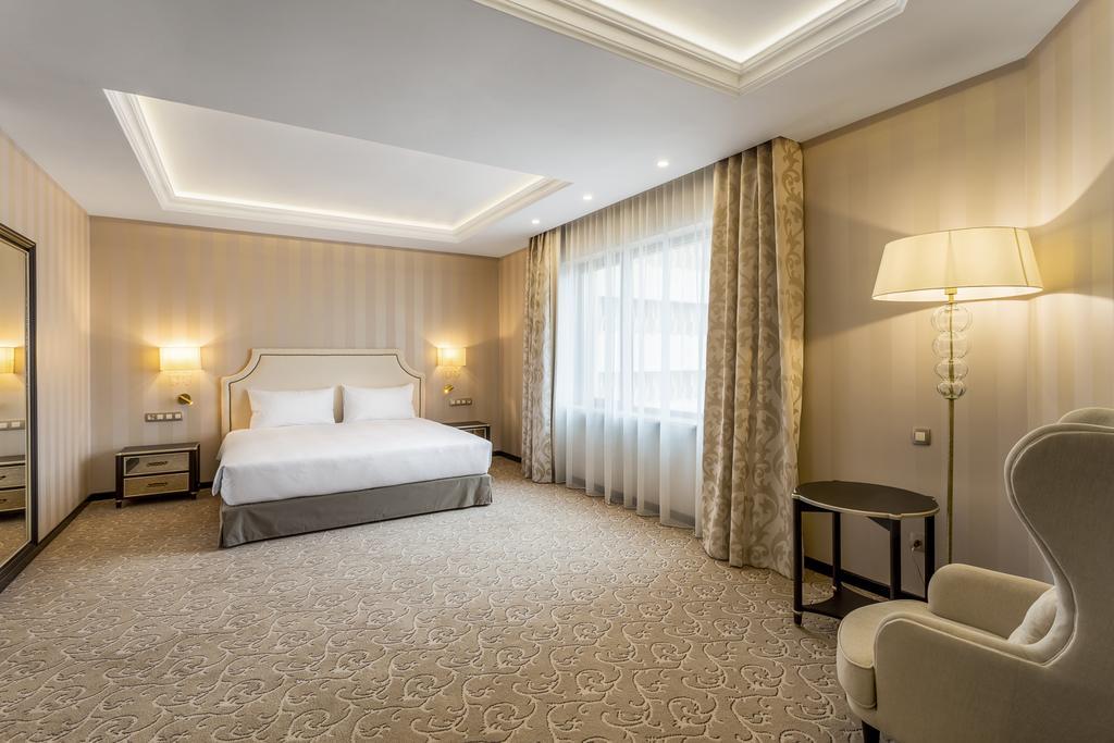 Hotel Prahova Plaza Плоешти Экстерьер фото