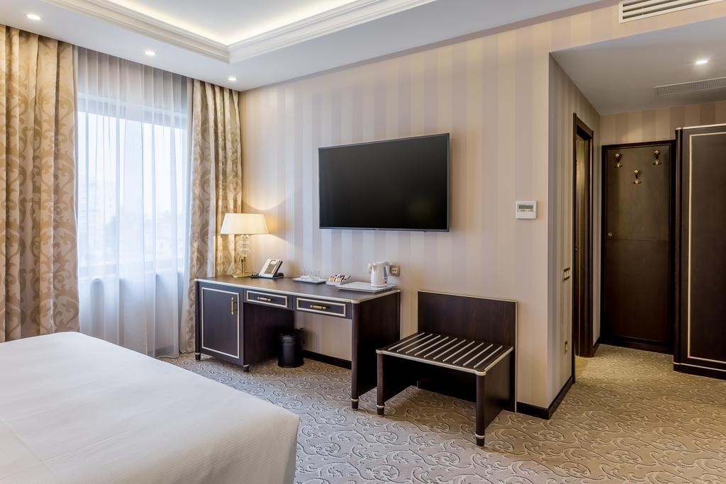 Hotel Prahova Plaza Плоешти Экстерьер фото