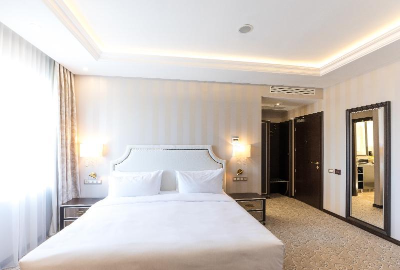 Hotel Prahova Plaza Плоешти Экстерьер фото
