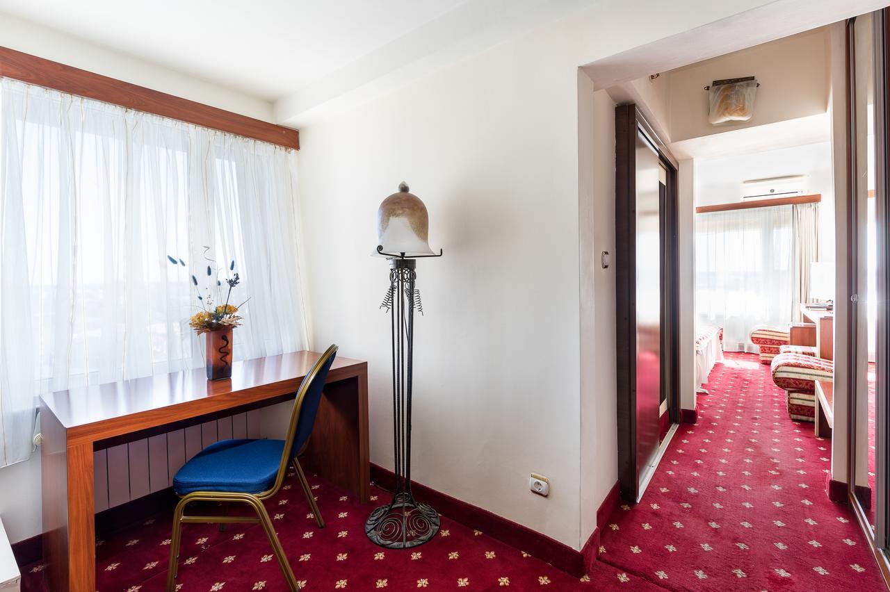 Hotel Prahova Plaza Плоешти Экстерьер фото