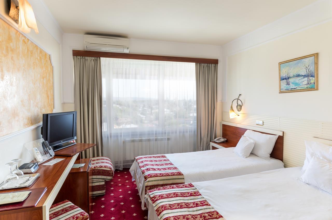 Hotel Prahova Plaza Плоешти Экстерьер фото